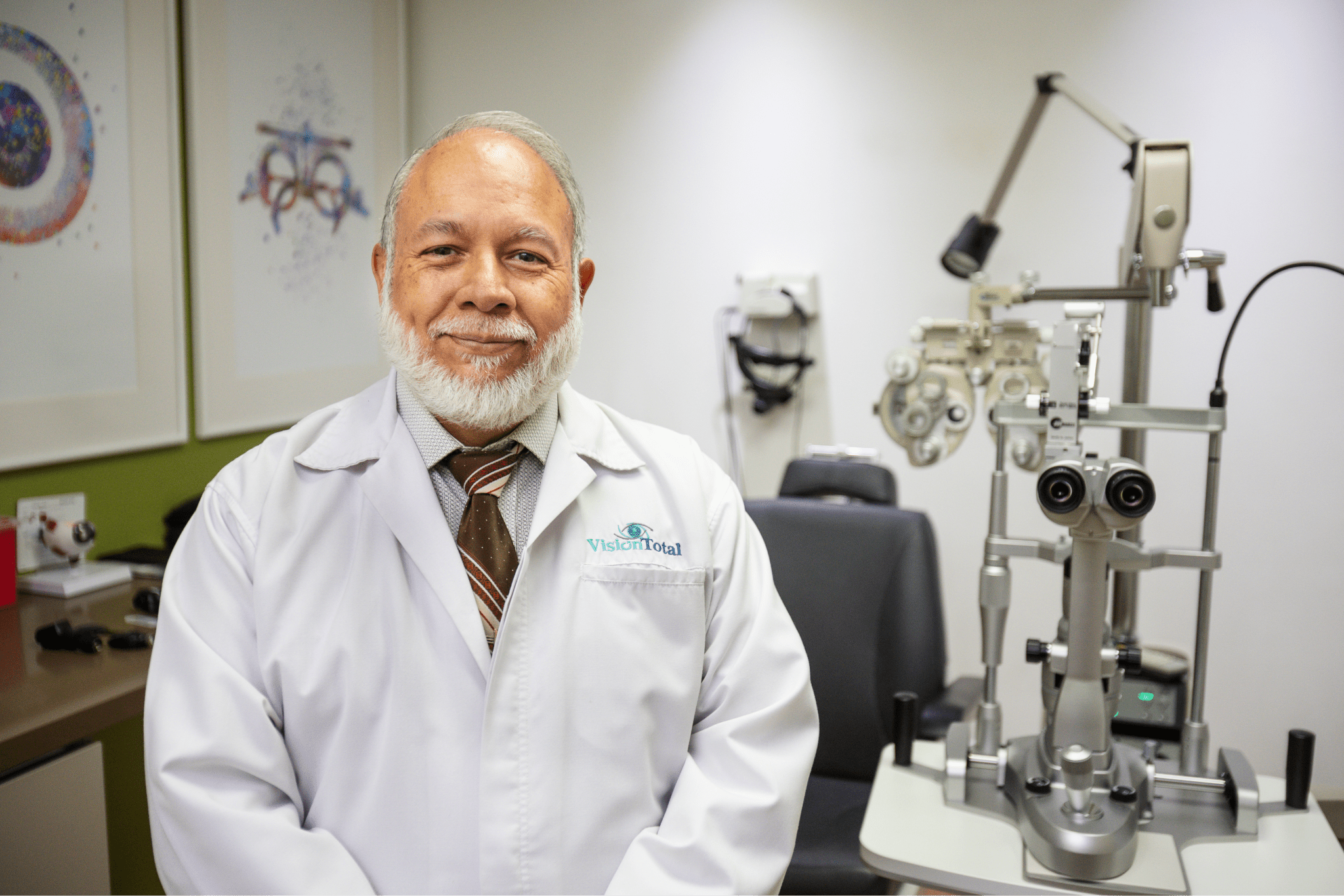 Dr. Alejandro Fuentes